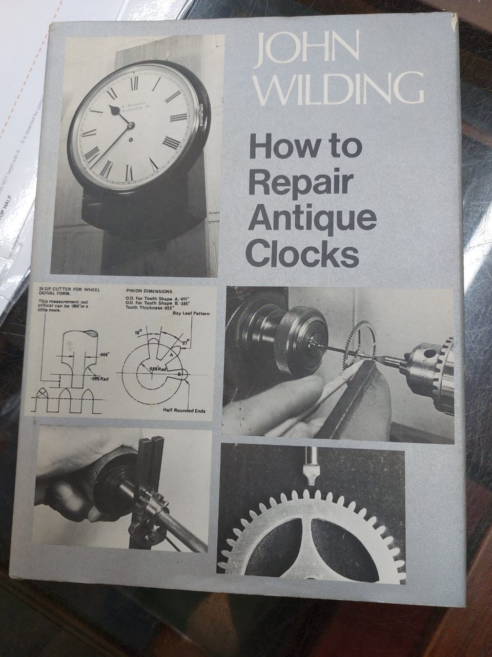 How Repair Antique Clocks