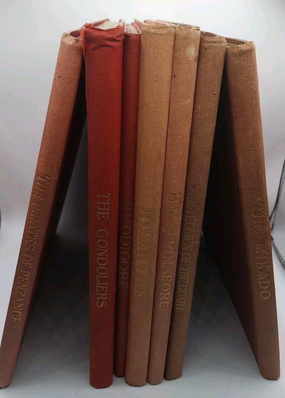 Gilbert And Sullivan Operas 7 Volumes
