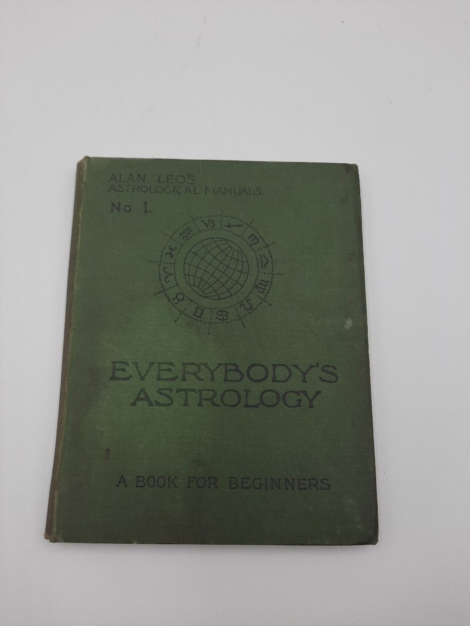 Alan Leo's Everybody's Astrology No1