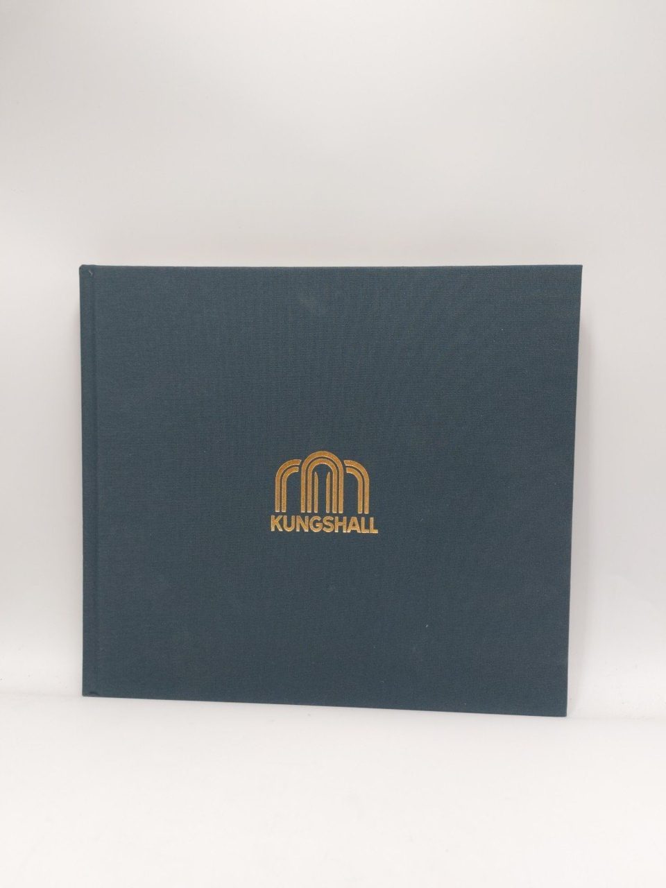 The Labyrinth Limted Edition by Simon Stalenhag Hardcover With Prints