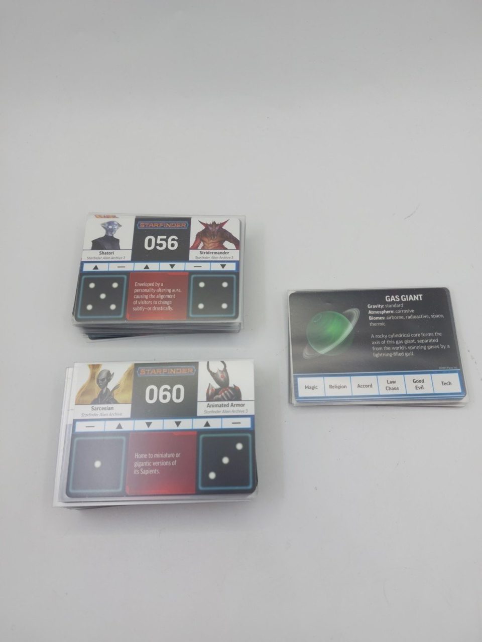 Starfinder Paizo Deck of Many Worlds No Box Sleeved.