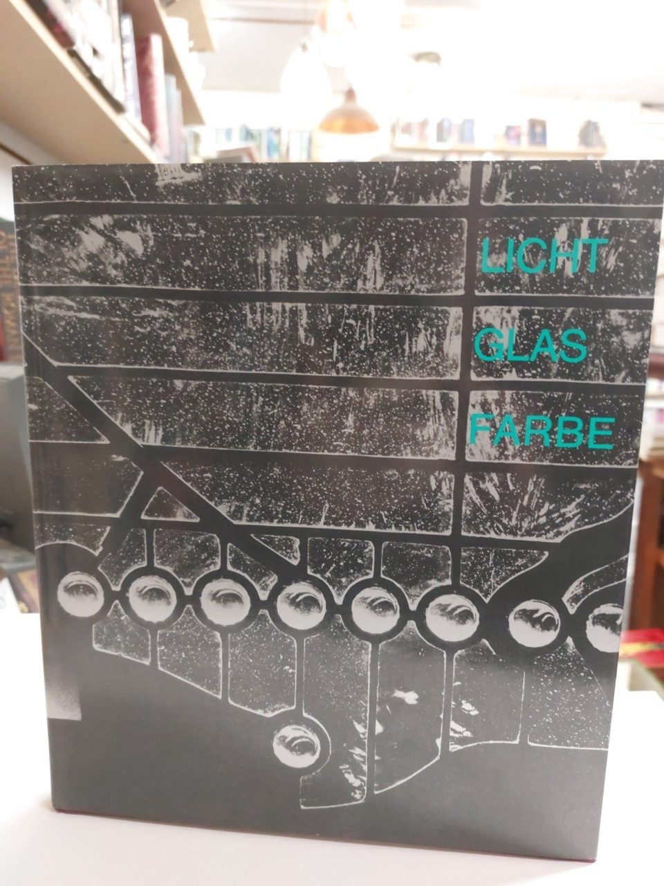 Licht Glad Farbe Hardcover German English Language